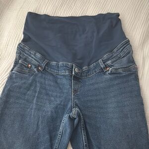 H&M High Rise Blue Maternity Jeans. Size large (12/14)